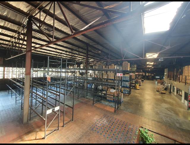 2,100M² WAREHOUSE TO LET IN CITY DEEP